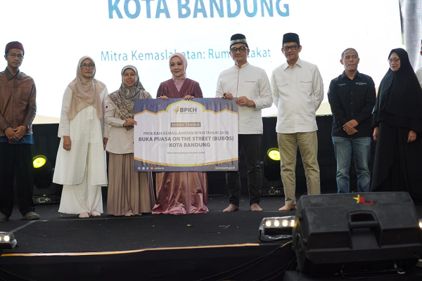 BPKH Salurkan 1.000 Paket Berbuka Puasa dalam Agenda BUBOS 10 di Balai Kota Bandung bpkh.png